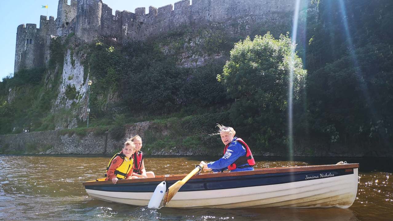 Paddle West Row Boat Hire - Featured Image - 2 Paddle West Row Boat Hire - Featured Image - 2