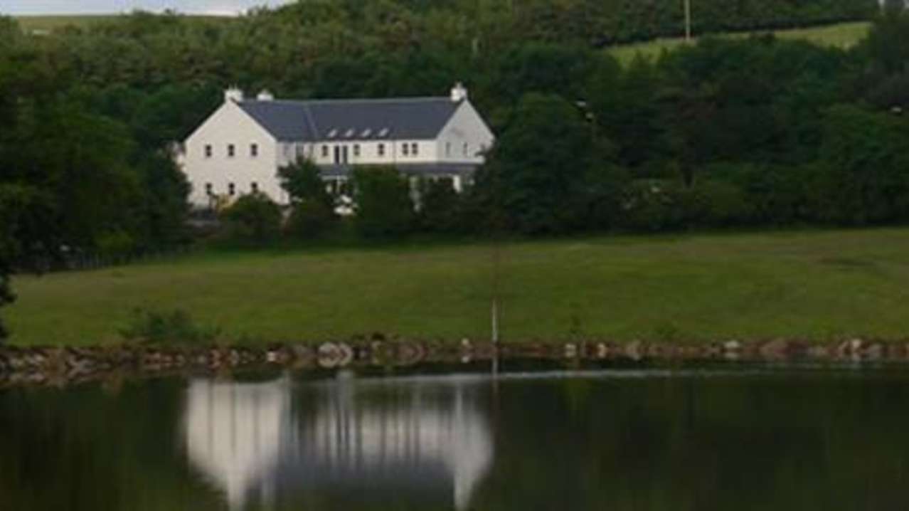 Outside view of The Leadburn Inn