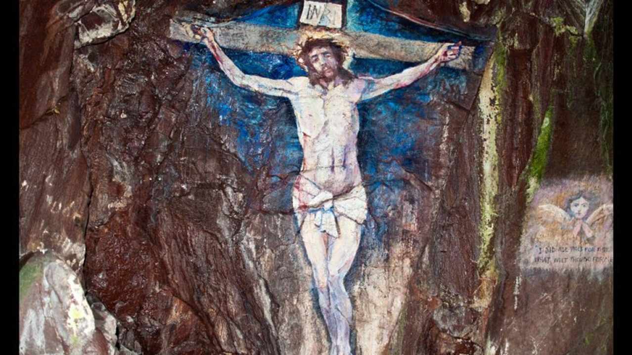 Crucifixion painted in Davaar Island and Crucifixion Cave at Campbeltown