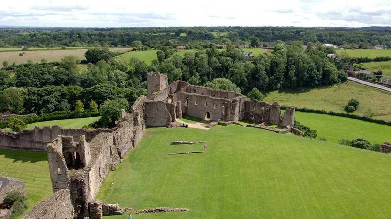 Outside view of Richmond Castle Outside view of Richmond Castle