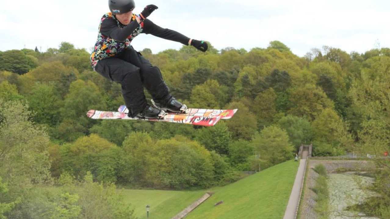 Guy skiing at Kidsgrove Ski Centre in Stoke on Trent