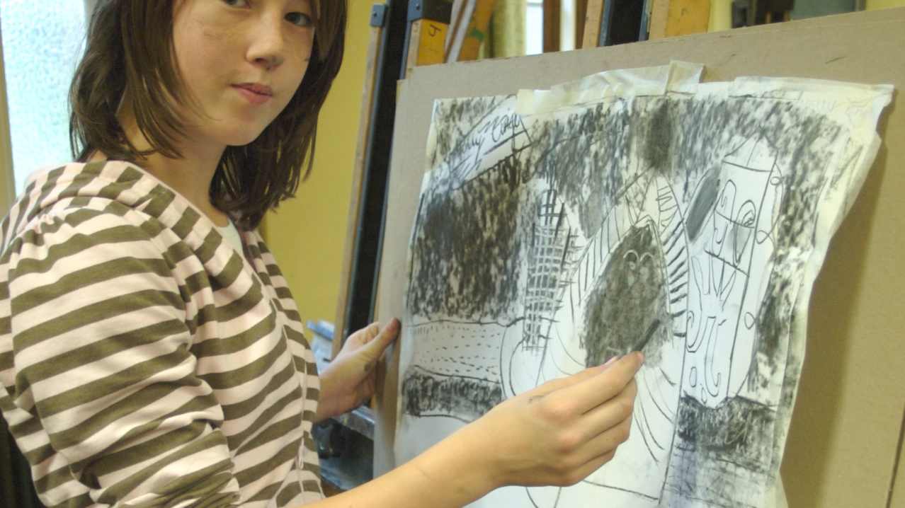 Girl drawing at Ipswich Museum Girl drawing at Ipswich Museum