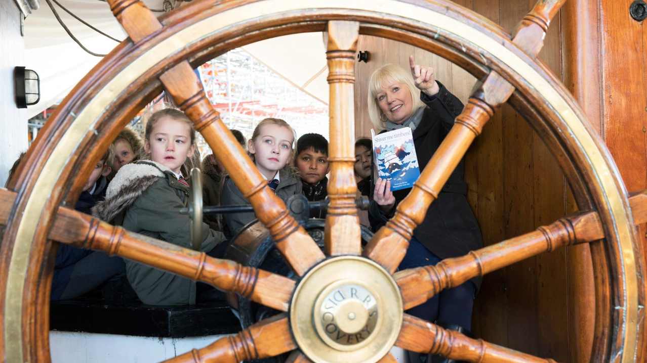 Kids exploring Discovery Point in Dundee