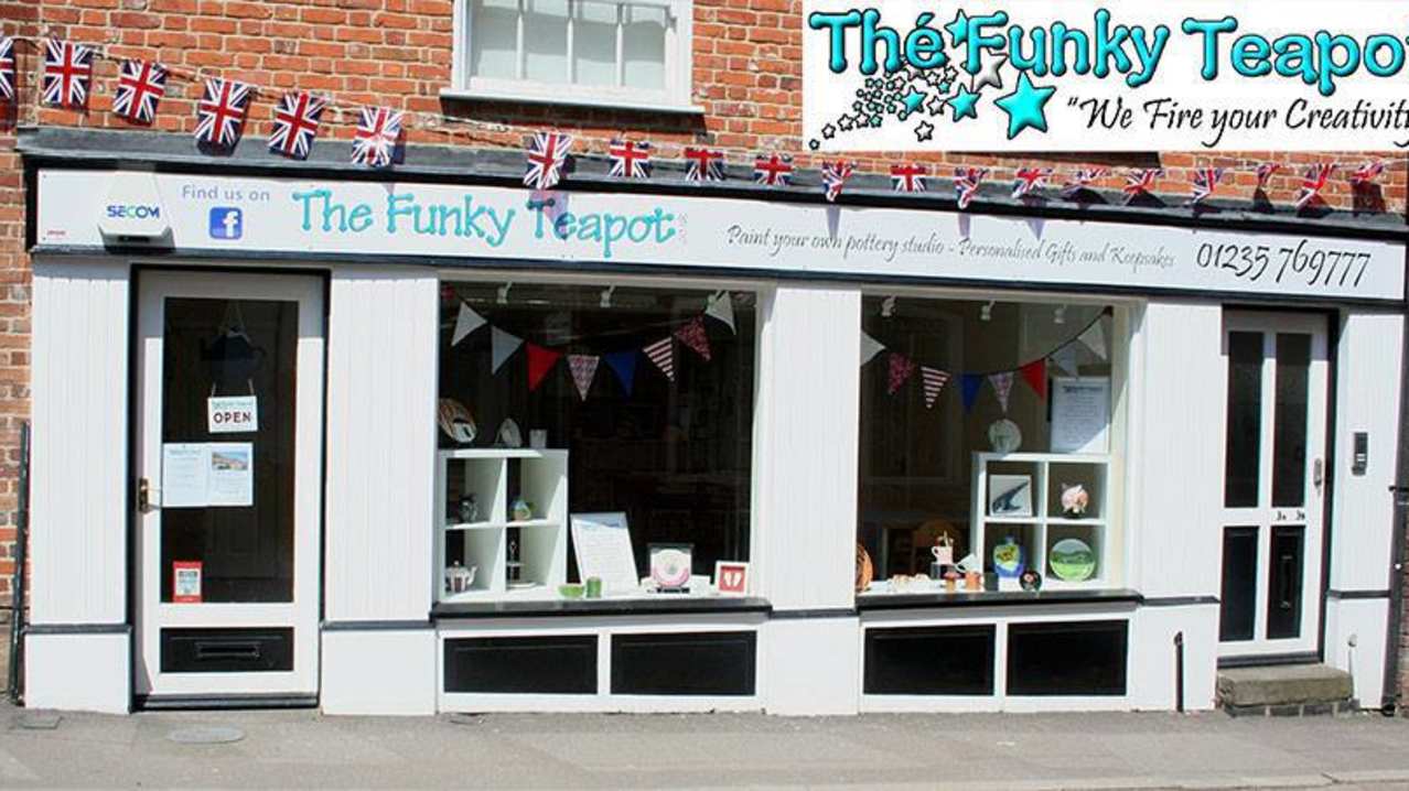 Outside view of The Funky Teapot in Wantage