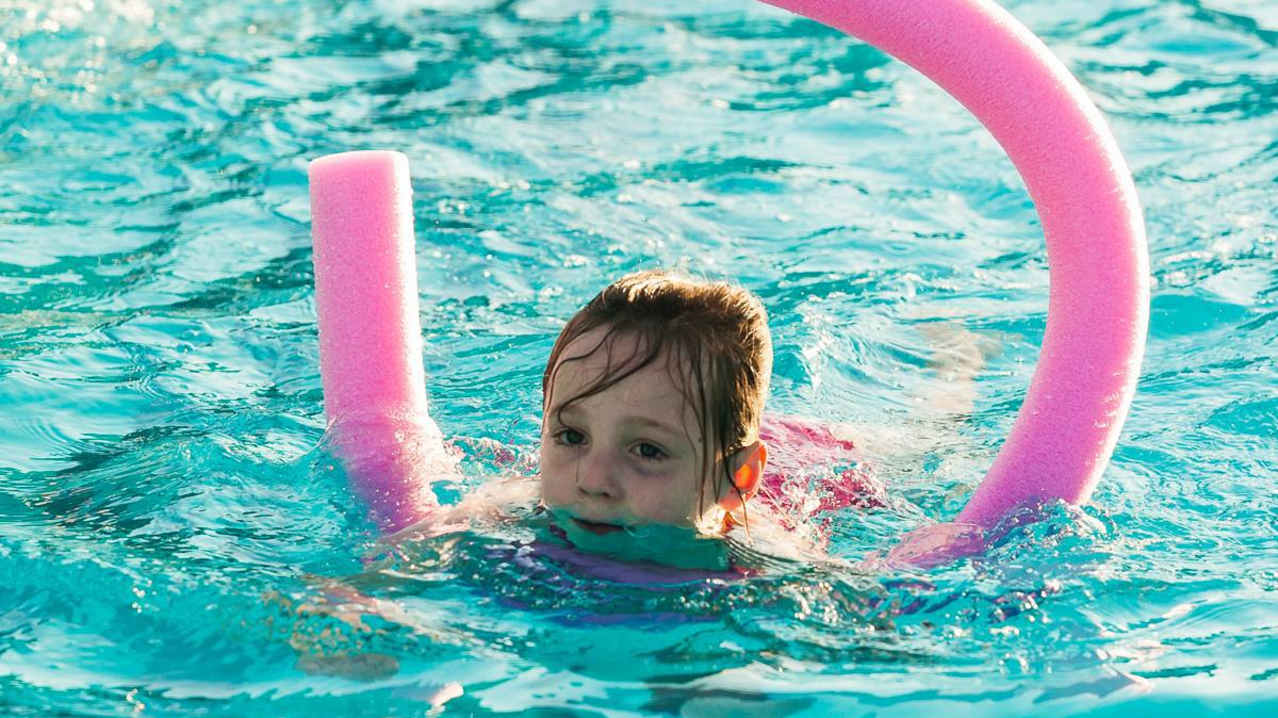 Girl swimming at Helmsley Open Air Swimming Pool Girl swimming at Helmsley Open Air Swimming Pool