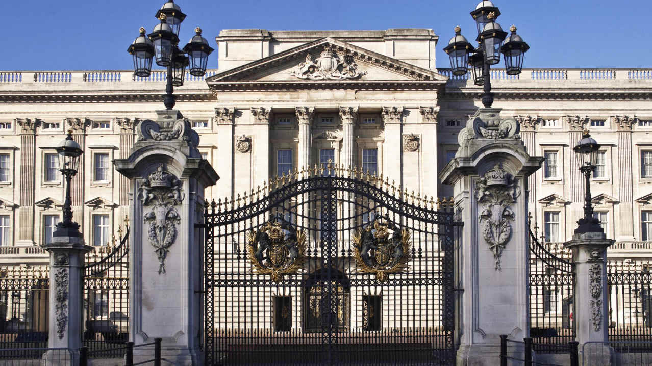 Outside view of Buckingham Palace in London Outside view of Buckingham Palace in London