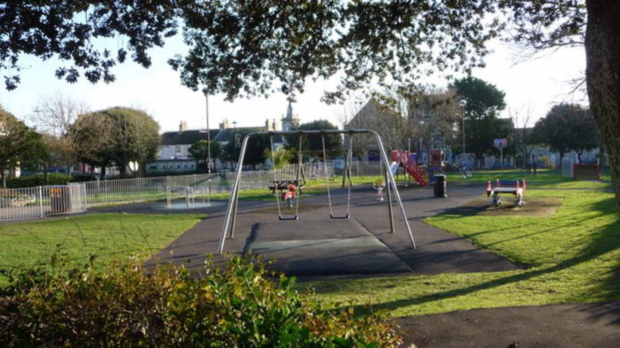Easton Gardens Play Area by Chris Downer
