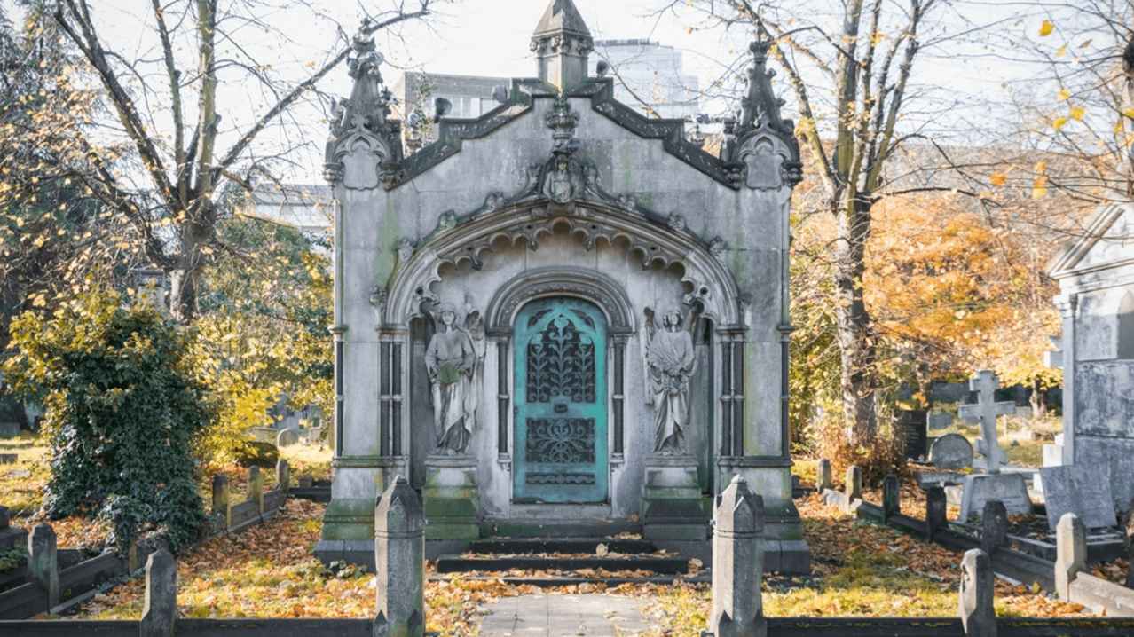 Brompton Cemetery London - Featured Image - 1