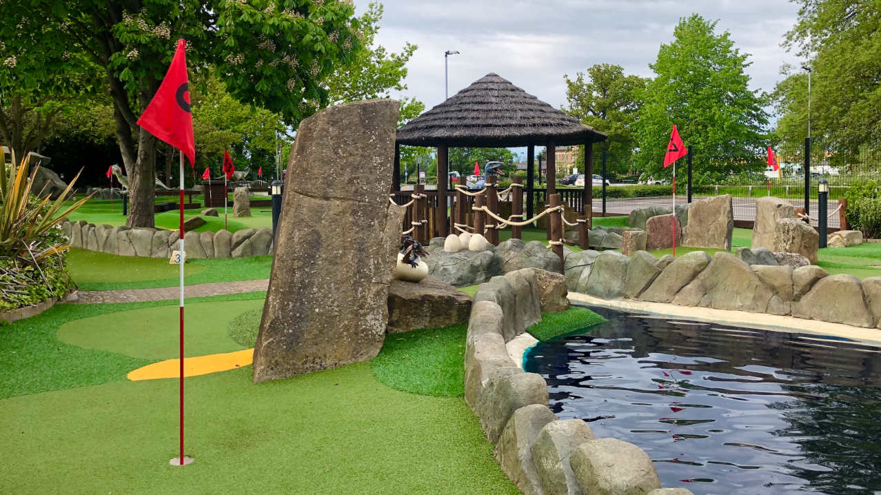 Maidenhead Mini Golf - Featured Image - 2 Maidenhead Mini Golf - Featured Image - 2
