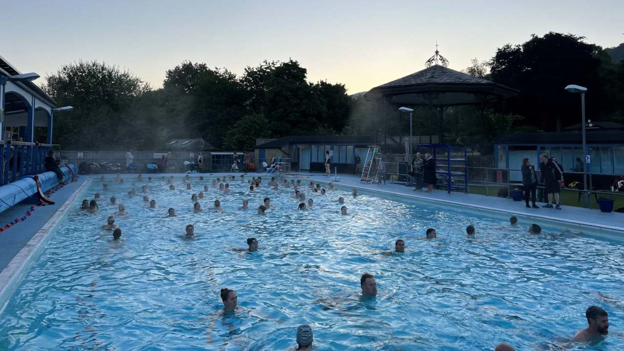 Hathersage Open Air Heated Pool - Featured Image - 2 Hathersage Open Air Heated Pool - Featured Image - 2