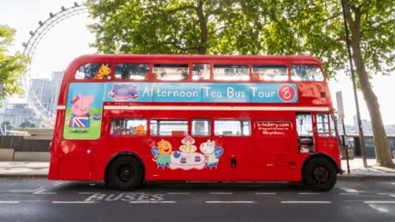 B-Bakery Peppa Pig Afternoon Tea Bus Tour - Featured Image - 1 B-Bakery Peppa Pig Afternoon Tea Bus Tour - Featured Image - 1