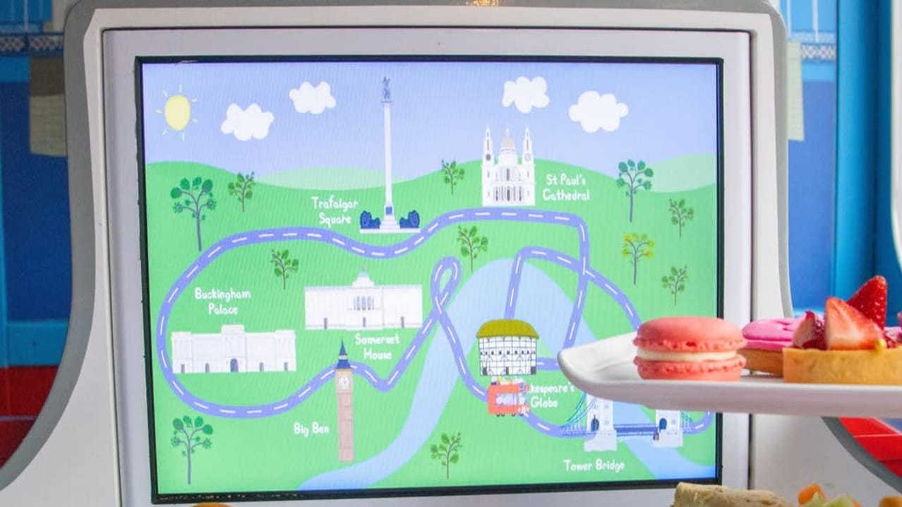 B-Bakery Peppa Pig Afternoon Tea Bus Tour - Featured Image - 8 B-Bakery Peppa Pig Afternoon Tea Bus Tour - Featured Image - 8