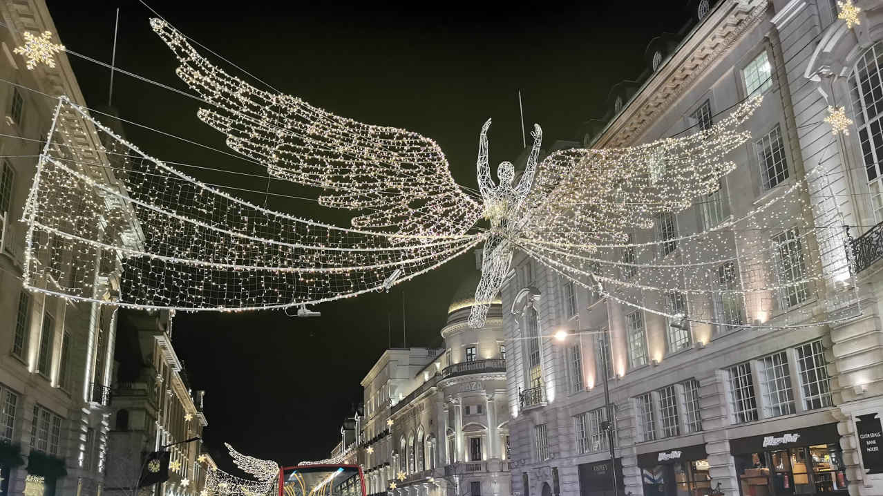 Christmas Lights Walking Tour - Featured Image - 5 Christmas Lights Walking Tour - Featured Image - 5