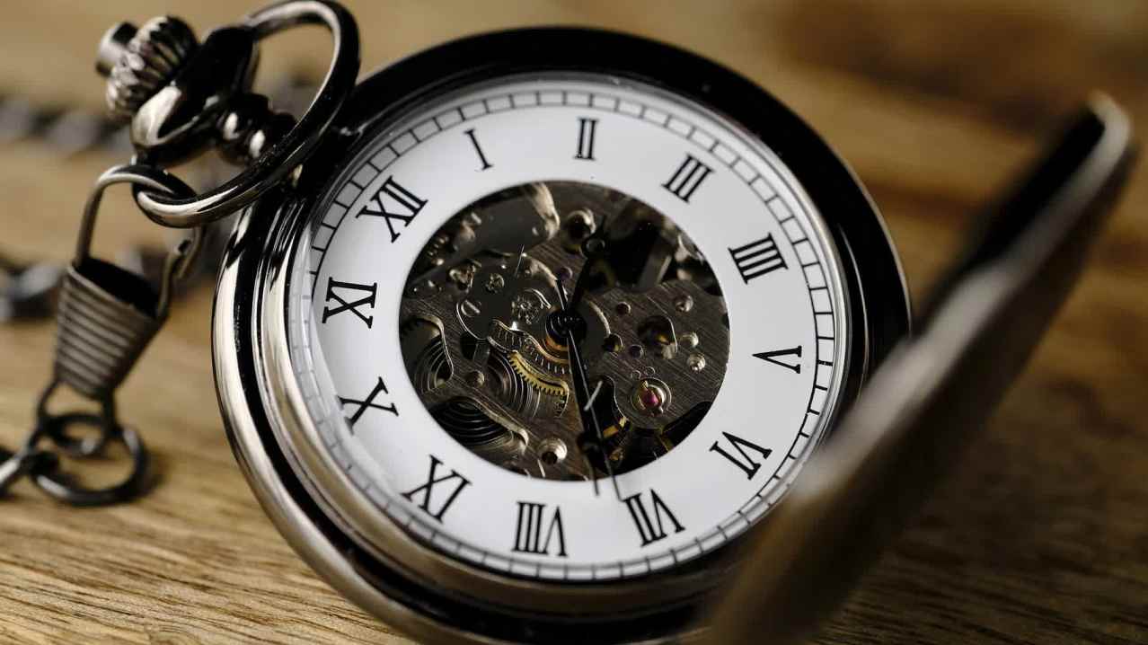 Clue The Looking Glass - Featured Image - 2