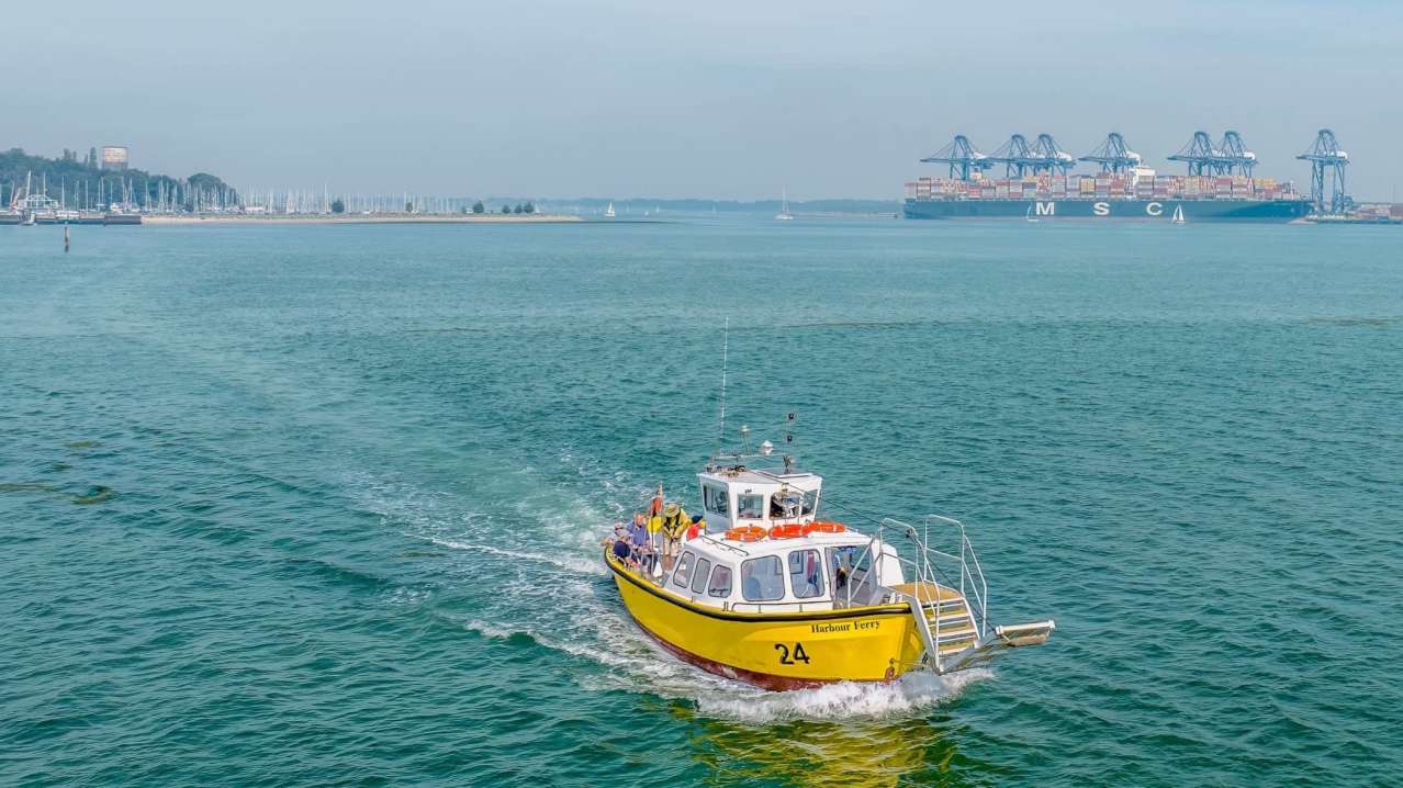 Harbour Ferry Boat Rides - Featured Image - 9
