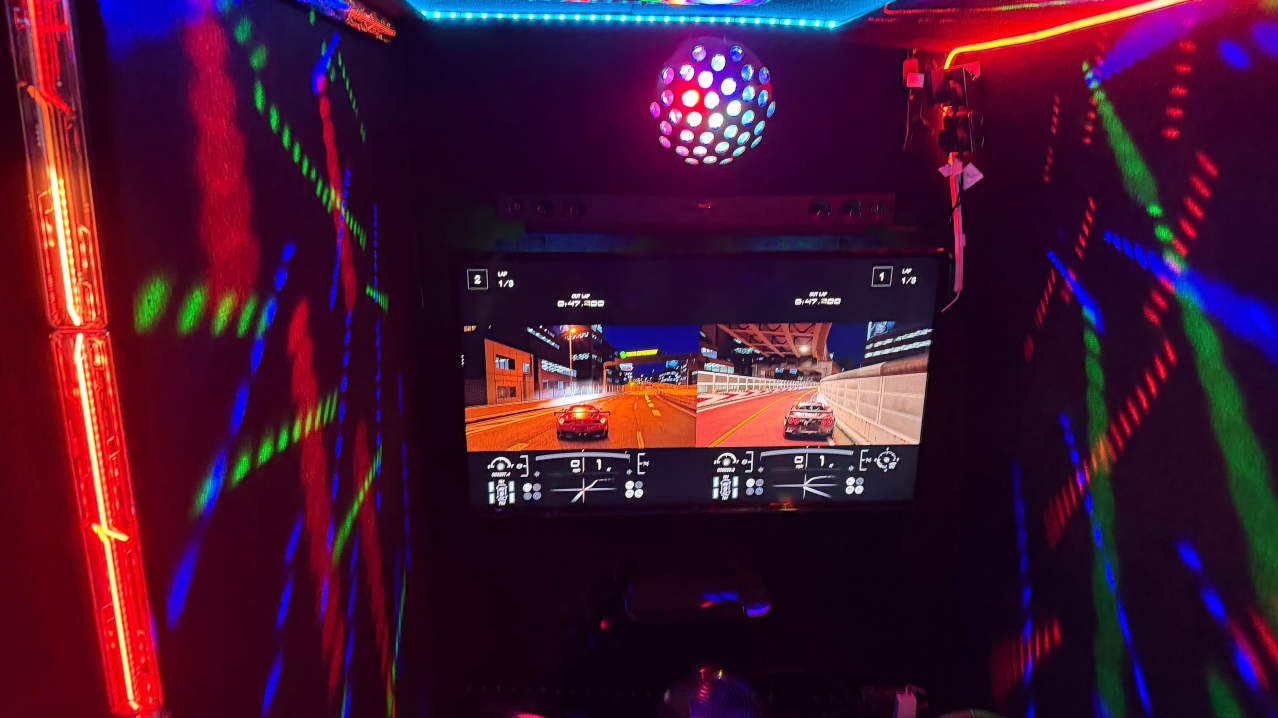Gaming party van - Featured Image - 4