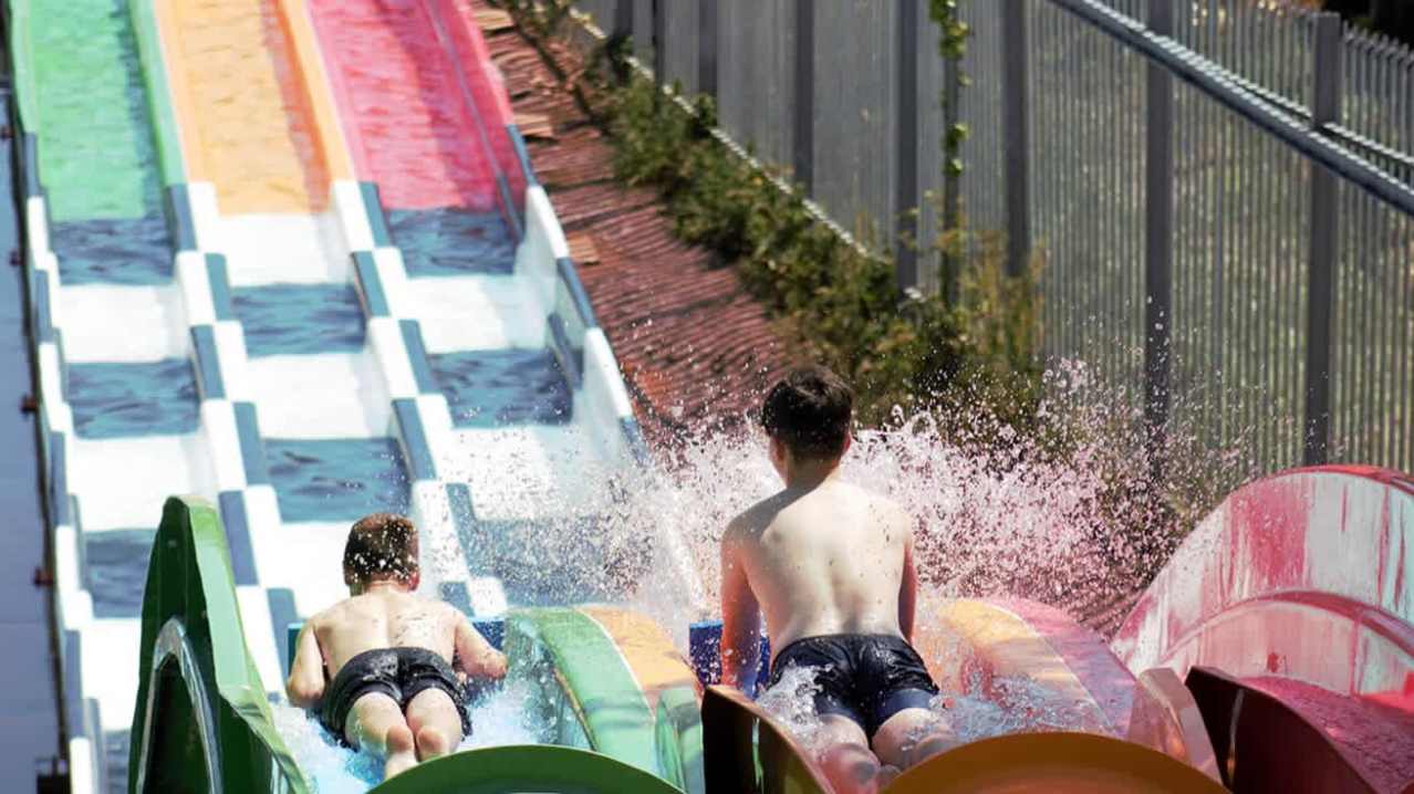Splashdown Quaywest Waterpark - Featured Image - 2