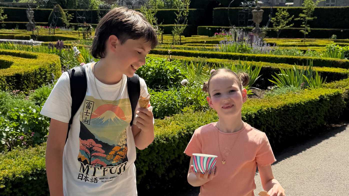 Ice creams and smiles! Ice creams and smiles!