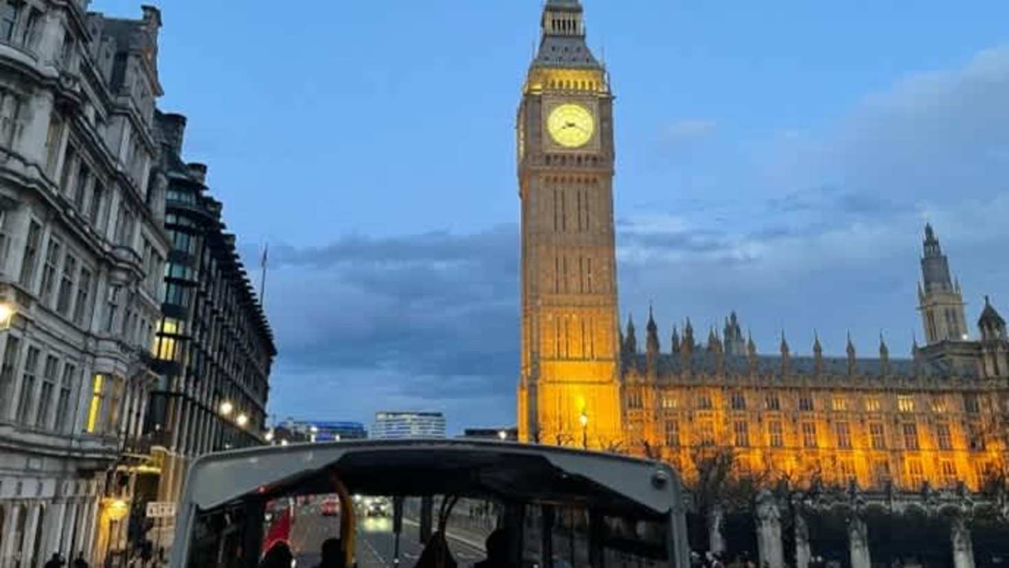 Taylor Swift Singalong Open Top London By Night Bus Tour - Featured Image - 3