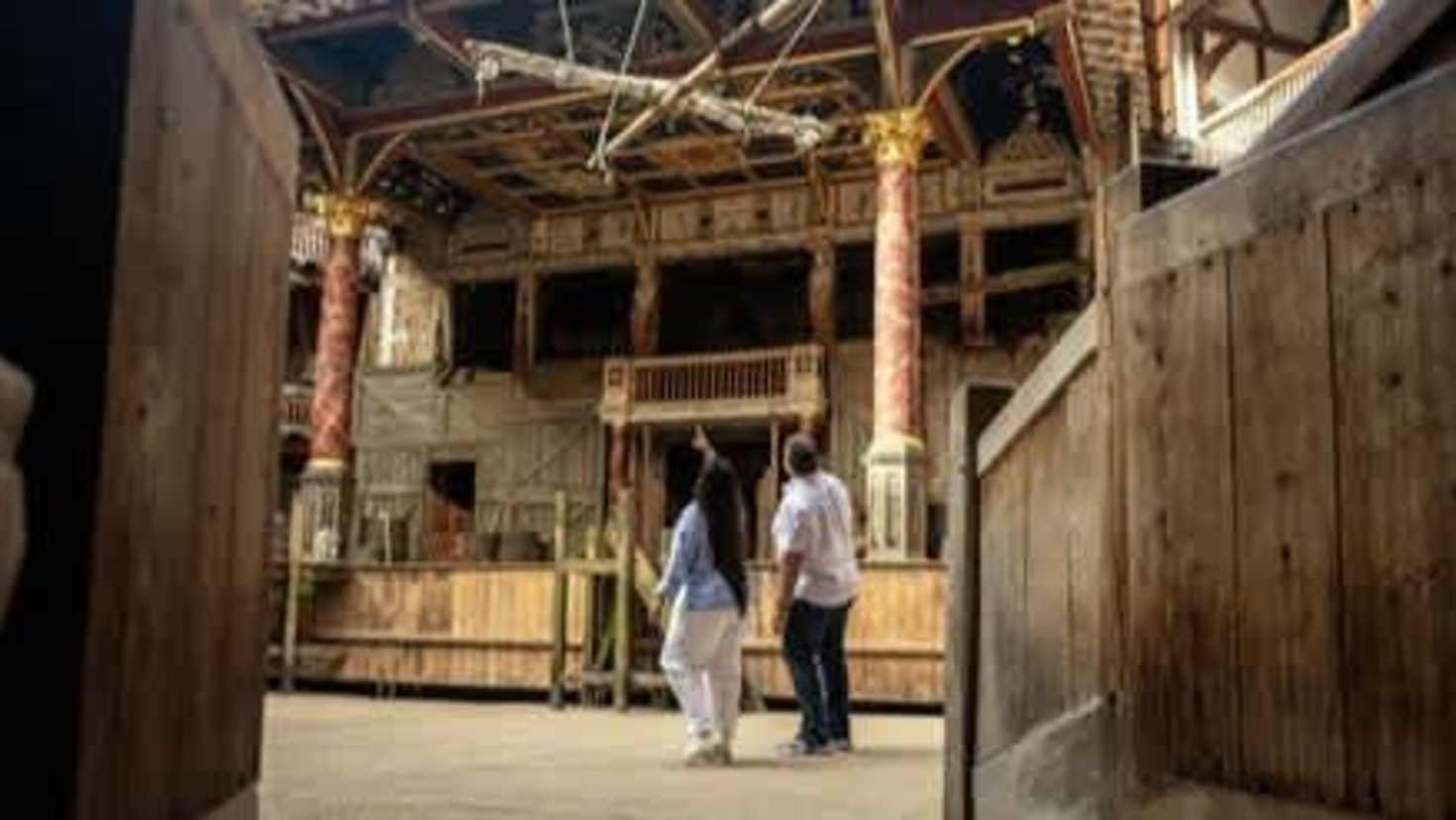 Courtyard entrance to Shakespeare’s Globe Theatre leading to stage area