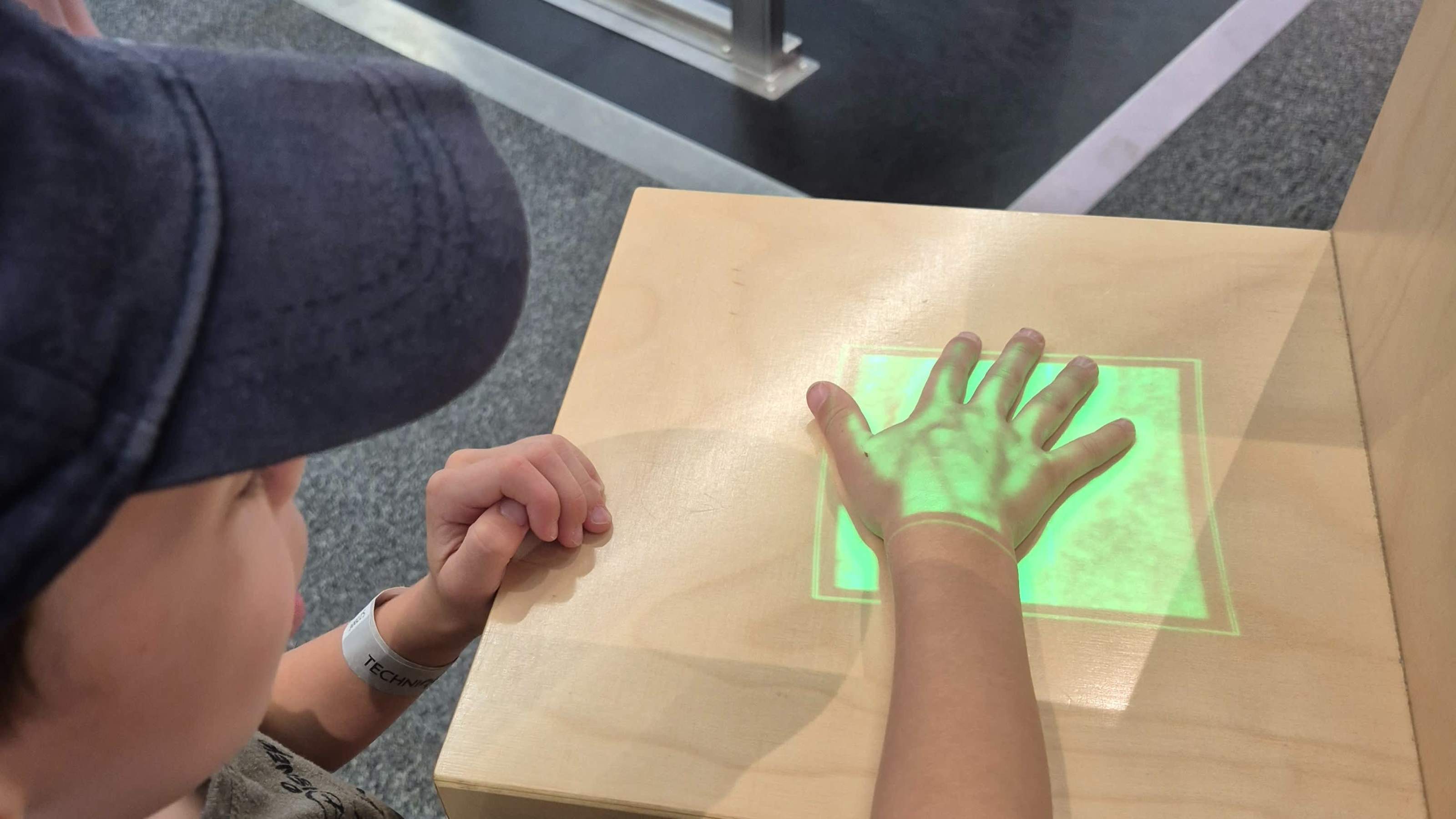 Vein finder Vein finder