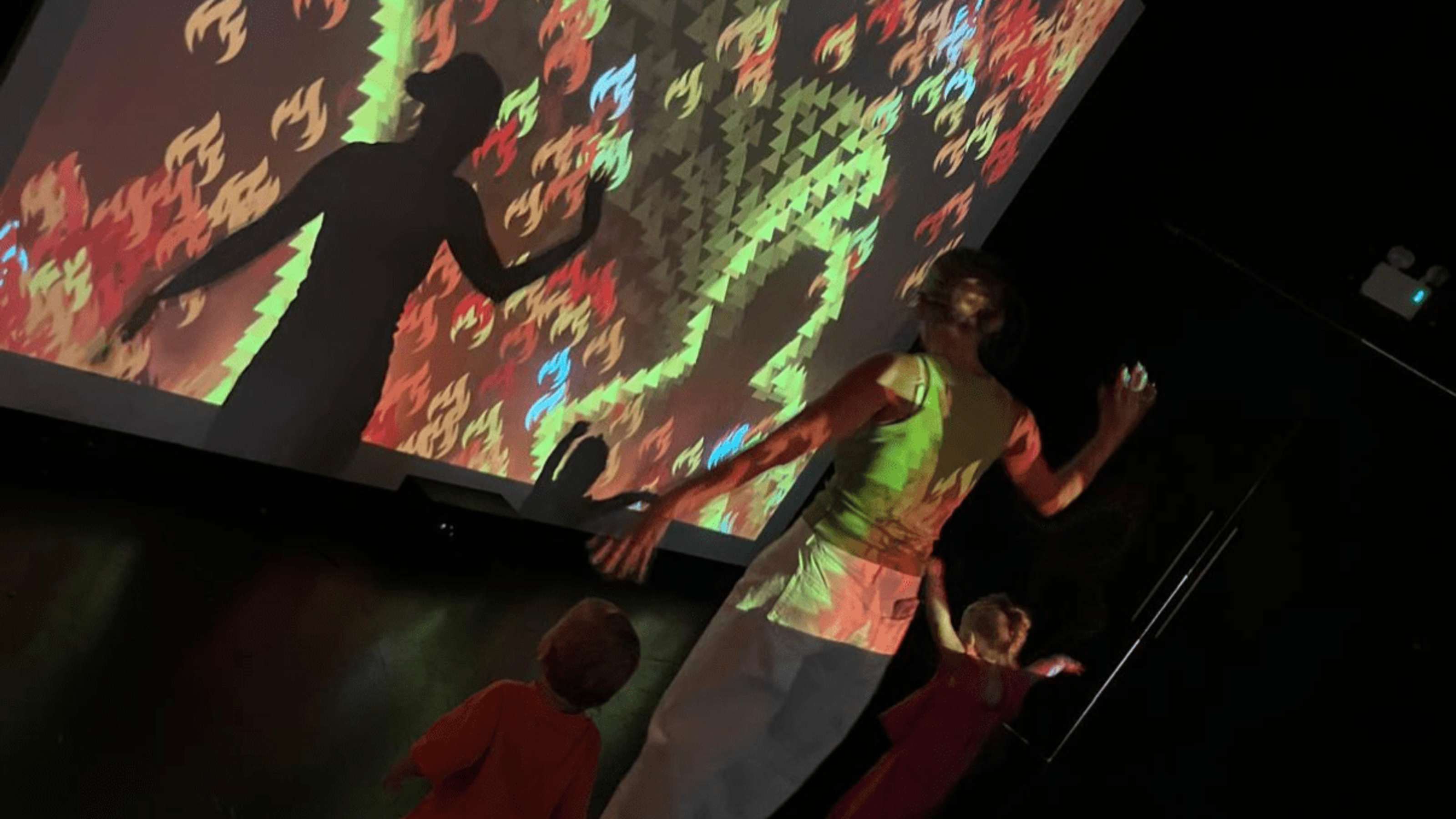 You could stand infront of the projectors and move your body like you was on fire. The kids absolutely loved this and it took me ages to get them away from it. You could stand infront of the projectors and move your body like you was on fire. The kids absolutely loved this and it took me ages to get them away from it.