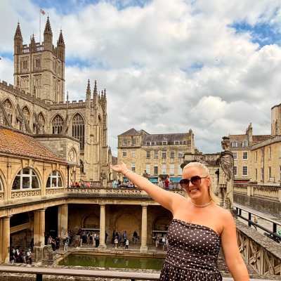Standing between two of Bath's most iconic landmarks – the Roman Baths and the stunning Bath Abbey. A picture-perfect moment from a truly memorable weekend.