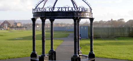Gazebo at Zetland Par in Grangemouth