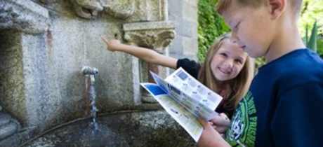 Kids looking for clues on Symonds Yat Treasure Hunt Trail