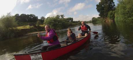Family on canoe at The Sun Valley Canoeing Co in Bridgnorth