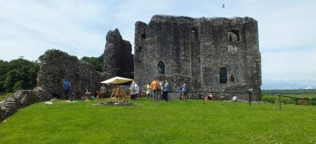 Families at Dundonald Castle in Yett