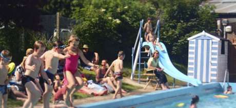 Kids in outdoor pool at Findon Swimming Pool in Worthing