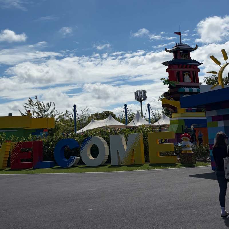 Welcome sign