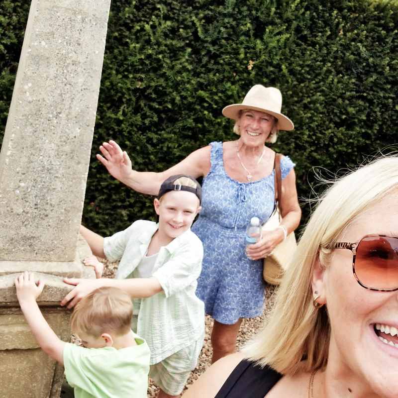 Finding the middle of the hedge maze
