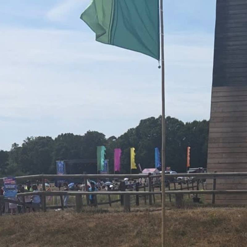 Really close walk from car park / drop off to entrance