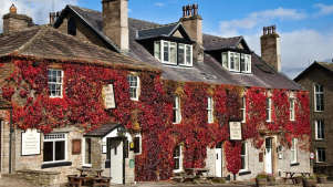 Outside view of Aysgarth Falls in Leyburn