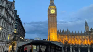 Taylor Swift Singalong Open Top London By Night Bus Tour - Featured Image - 3