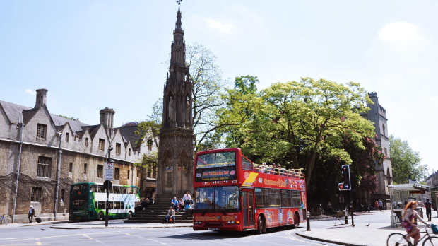 City Sightseeing Oxford Hop on Hop off Tour bus travelling