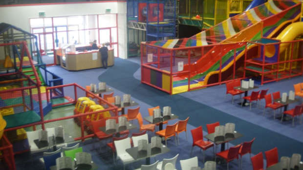 Indoor soft play area and cafe area at iPlay Clydebank