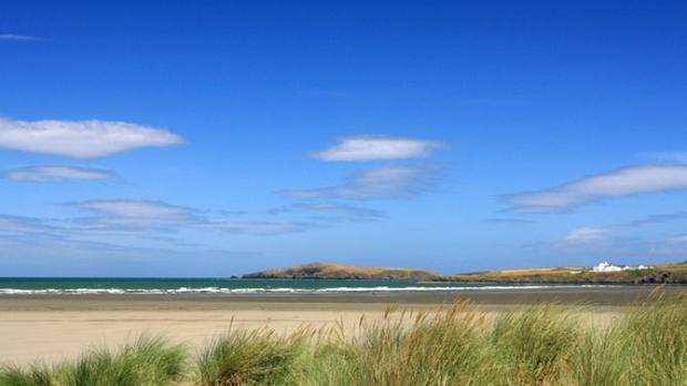 Sunny day at Poppit Sands in Cardigan