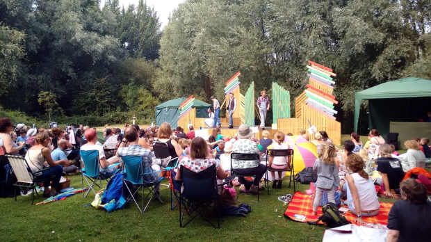 Families watching show at Milton Country Park