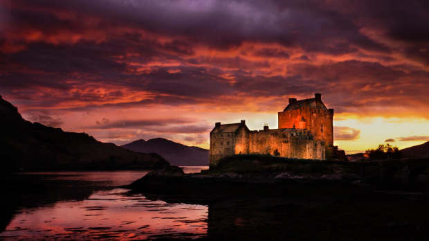 Sunset at Eilean Donan Castle in Kyle of Lochalsh