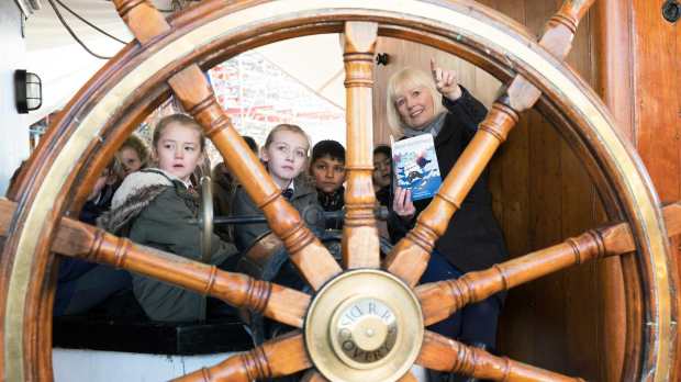 Kids exploring Discovery Point in Dundee
