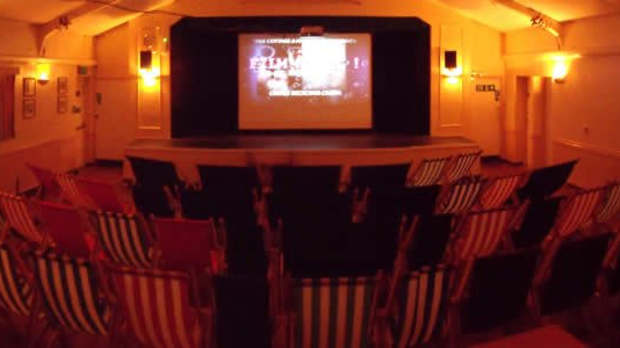 Room at Croyde Deckchair Cinema