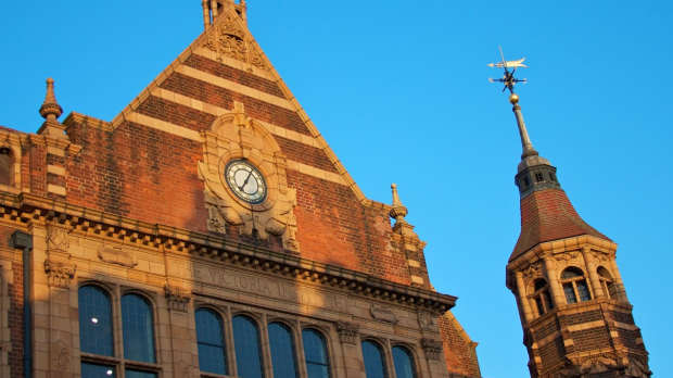 Outside view of Worcester City Art Gallery and Museum