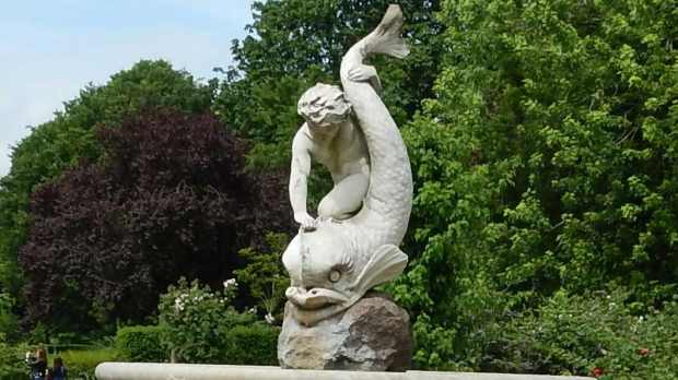 Fountain on huntfun London Hyde Park trail