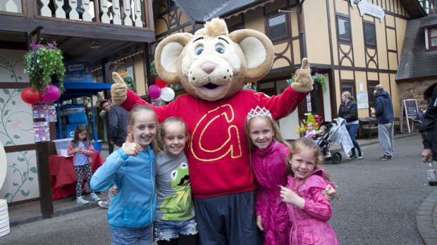 Kids with mascot at Gulliver's Land in Milton Keynes