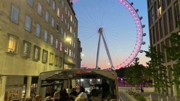 Taylor Swift Singalong Open Top London By Night Bus Tour - Featured Image - 1