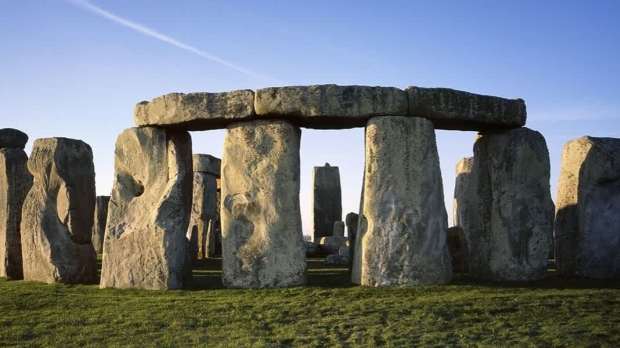 Stonehenge - Featured Image - 1