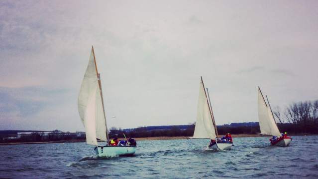 People sailing at Welton Waters Adventure Centre in Brough